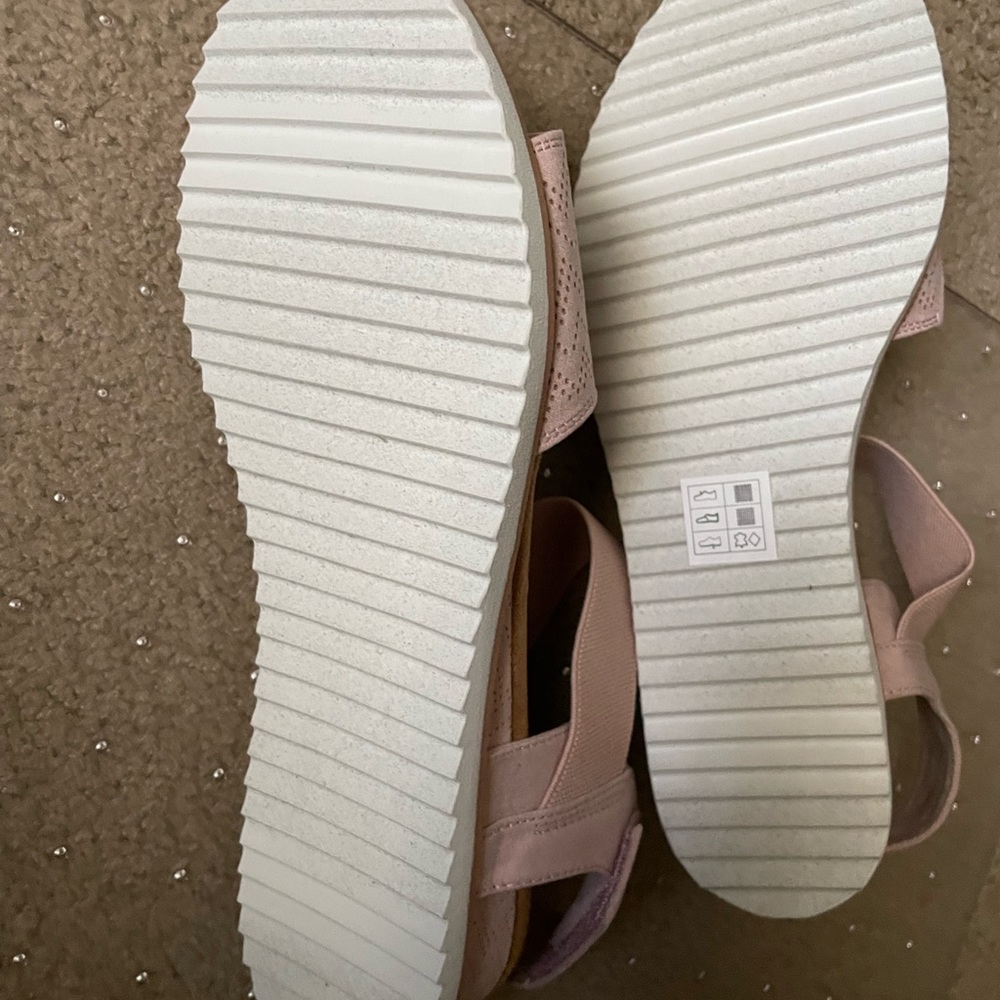 Skechers Women's Bobs Desert Kiss Sandals, Blush Pink, 10.0